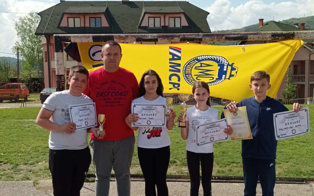 Тим основне школе „Свети Сава“ тријумфовао на регионалном такмичењу „Дјеца у саобраћају“